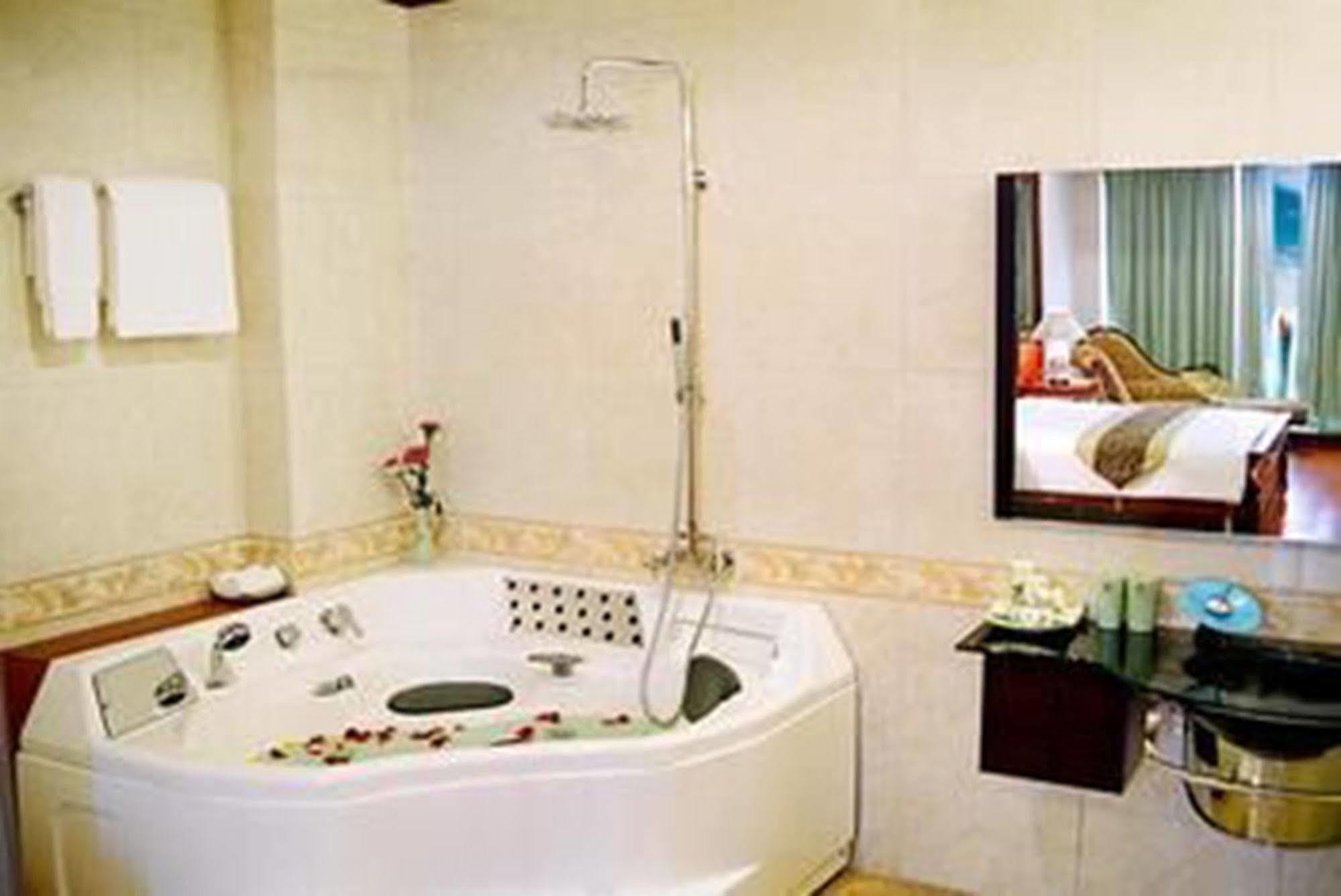Grand Ha Long Hotel Εξωτερικό φωτογραφία